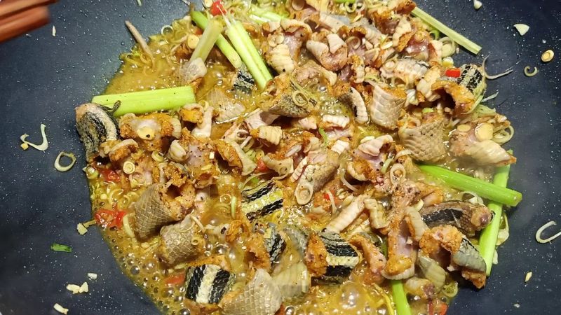 thịt rắn kỵ với món gì