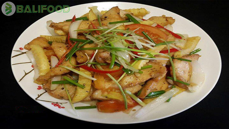 thanh-phan-calo-va-protein-trong-100g-uc-ga-luoc-12