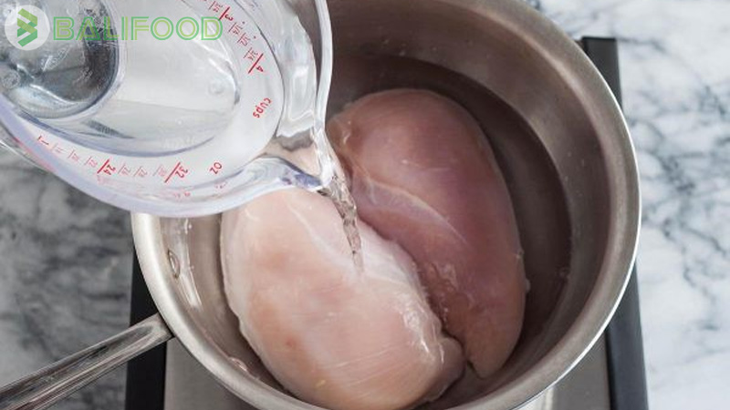 thanh-phan-calo-va-protein-trong-100g-uc-ga-luoc-6