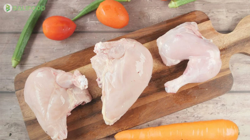 Phụ nữ đẻ mổ có ăn được thịt gà không?