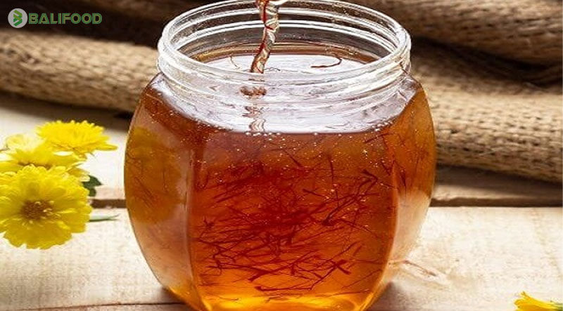 Nhuỵ hoa nghệ tây với mật ong: cách ngâm, công dụng và cách dùng hiệu quả