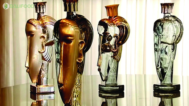 Review chai nước suối đắt nhất thế giới