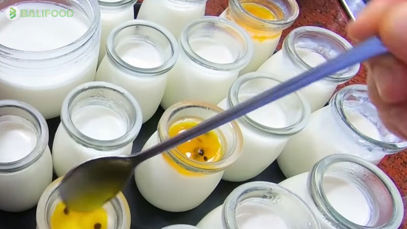 Cách làm sữa chua chanh dây thơm ngon, dẻo và không bị kết tủa