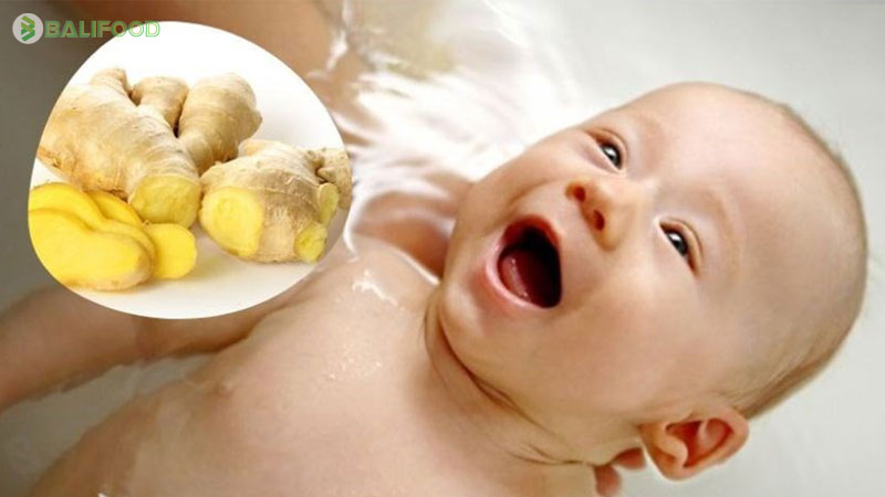 Cách tắm nước gừng cho bé bị sổ mũi và ho hiệu quả